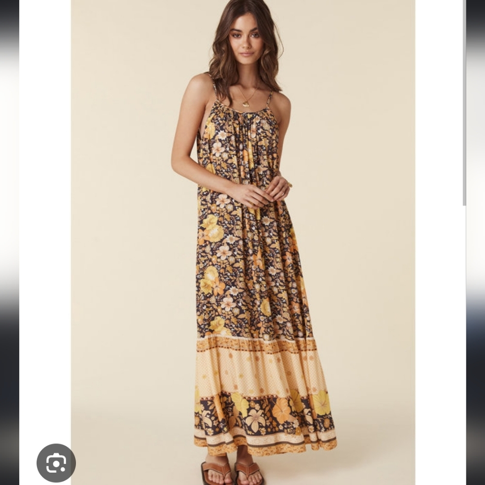 Spell hibiscus strappy larg3
